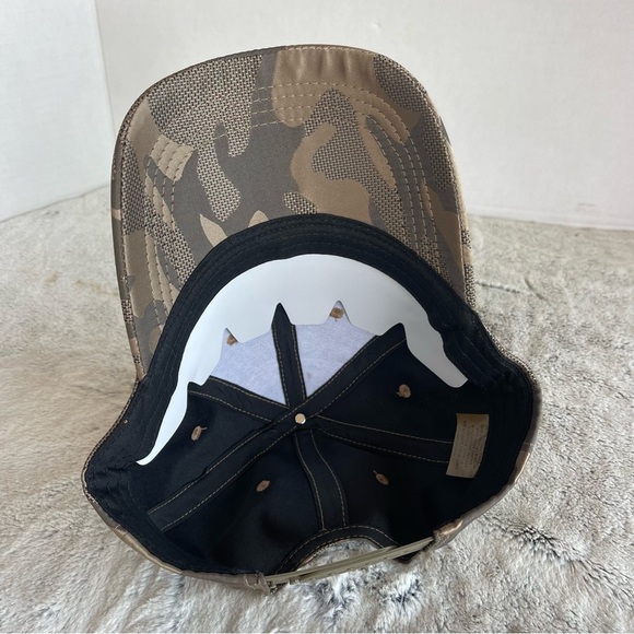 Los Angeles Lakers Camouflage Pechanga Casino Giveaway Snap Back Hat - Picture 5 of 7